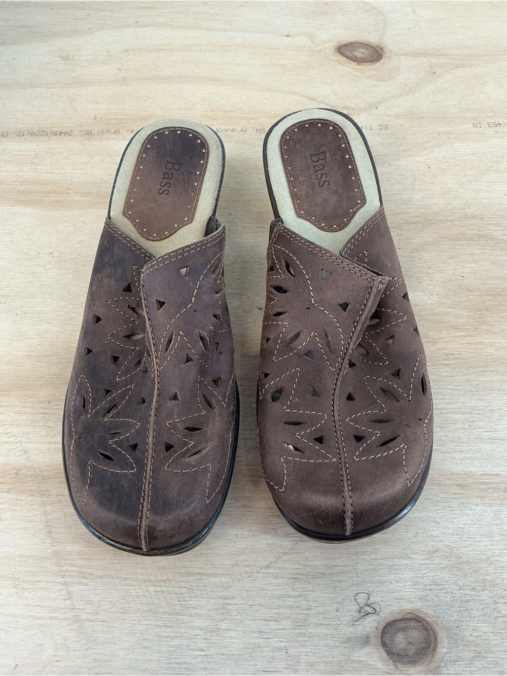 Bass Women's Brown Leather Cutout Clog Mules Size 8 - Picture 2 of 5